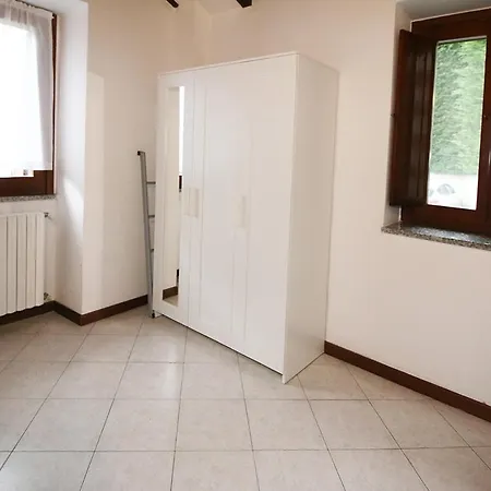 Non Agibile Definitivamente Casa de Férias Colico